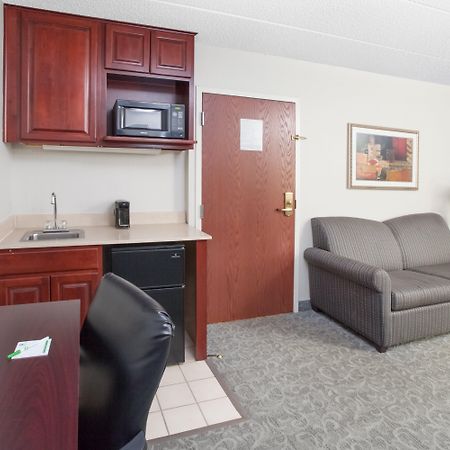 Holiday Inn & Suites Chicago-Carol Stream Wheaton By Ihg Esterno foto