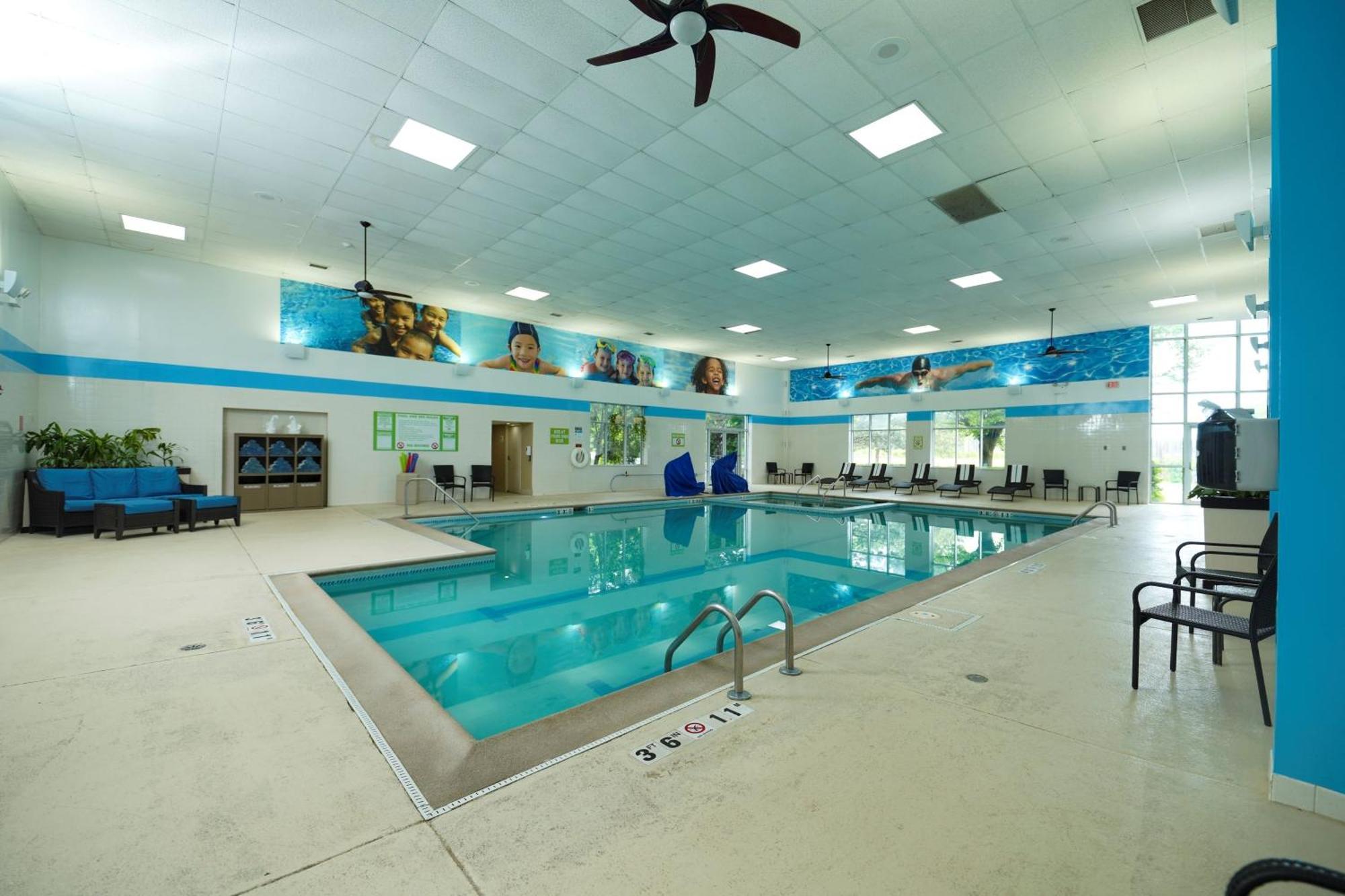 Holiday Inn & Suites Chicago-Carol Stream Wheaton By Ihg Esterno foto