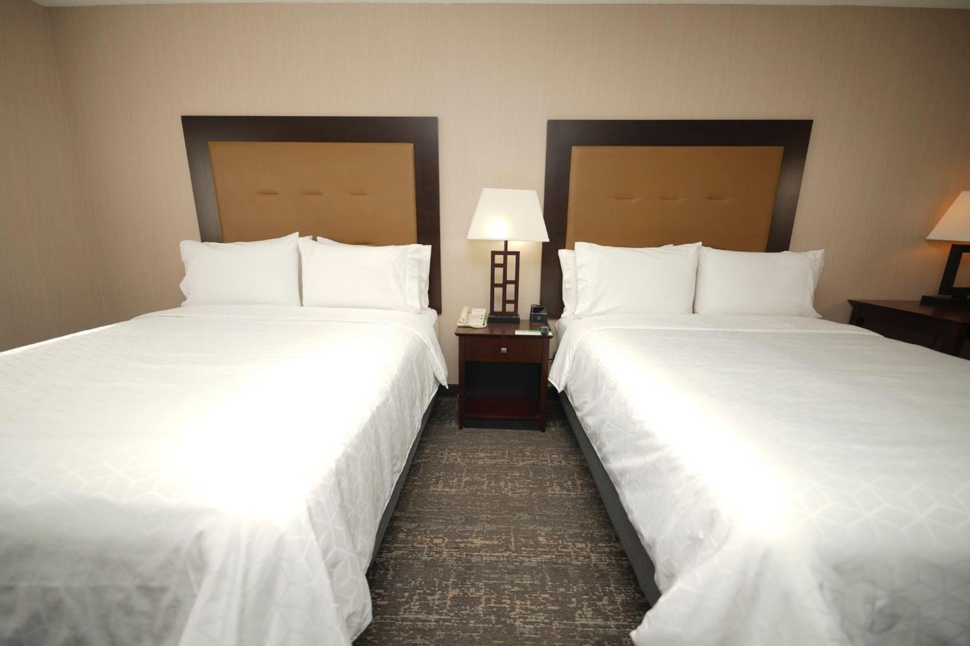 Holiday Inn & Suites Chicago-Carol Stream Wheaton By Ihg Esterno foto
