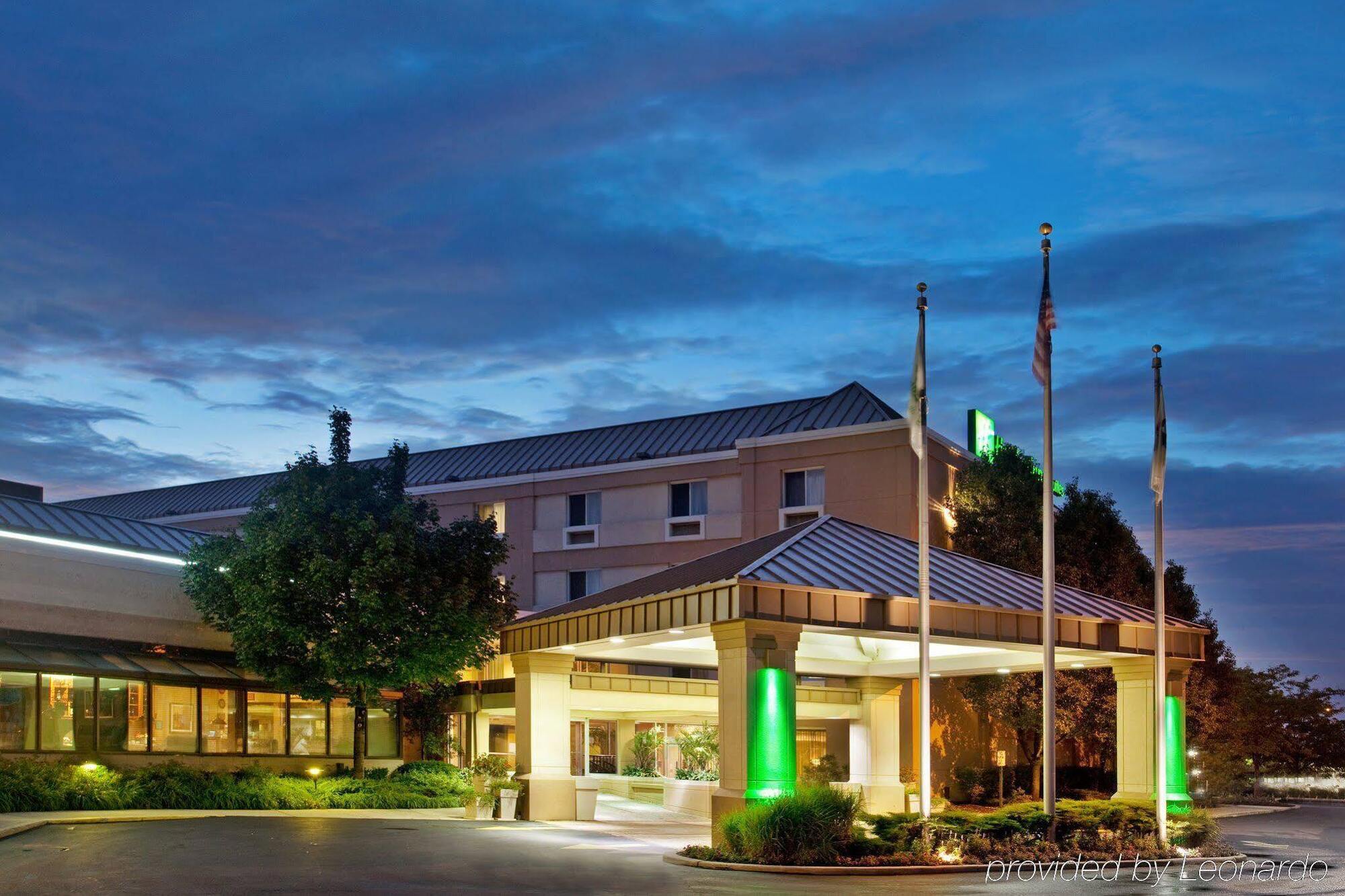 Holiday Inn & Suites Chicago-Carol Stream Wheaton By Ihg Esterno foto